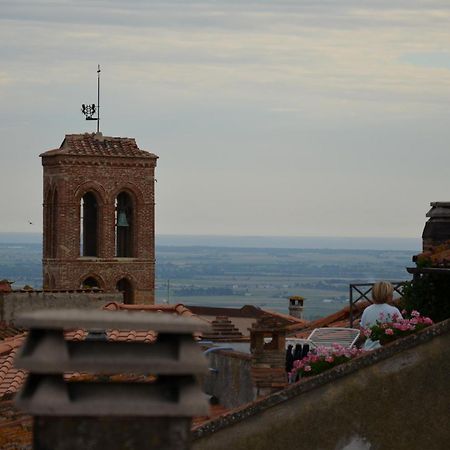 La Divina Dimora Il Castello Degli Spiriti Magni Lägenhet Montepescali Rum bild
