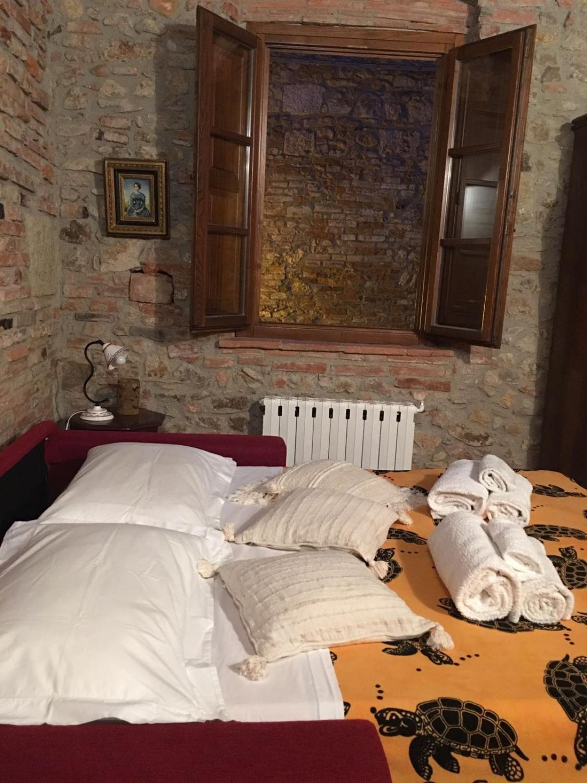 La Divina Dimora Il Castello Degli Spiriti Magni Lägenhet Montepescali Exteriör bild