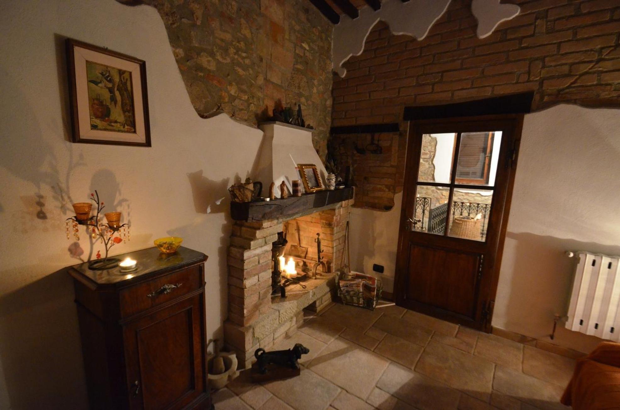 La Divina Dimora Il Castello Degli Spiriti Magni Lägenhet Montepescali Rum bild