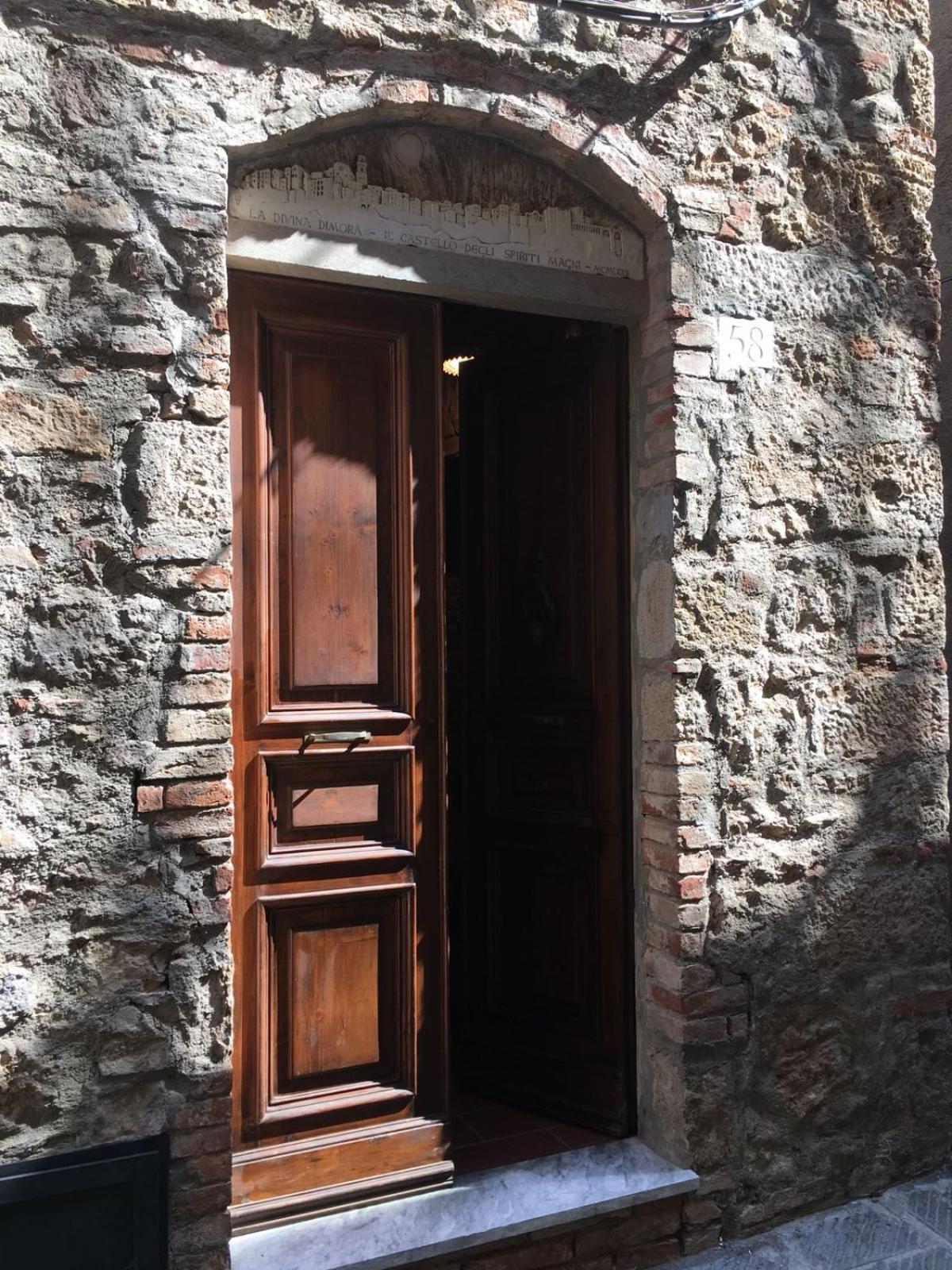 La Divina Dimora Il Castello Degli Spiriti Magni Lägenhet Montepescali Exteriör bild