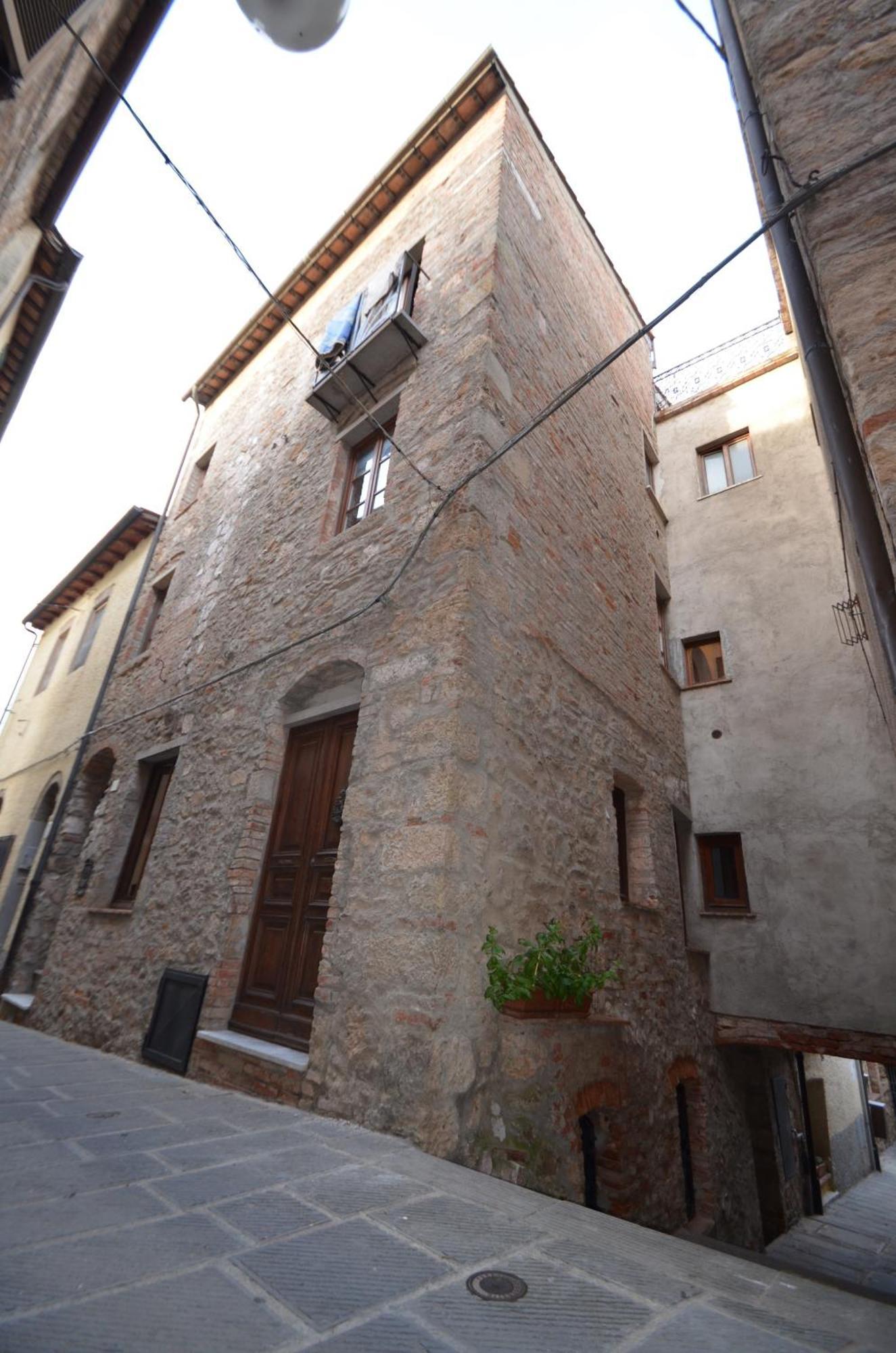 La Divina Dimora Il Castello Degli Spiriti Magni Lägenhet Montepescali Rum bild